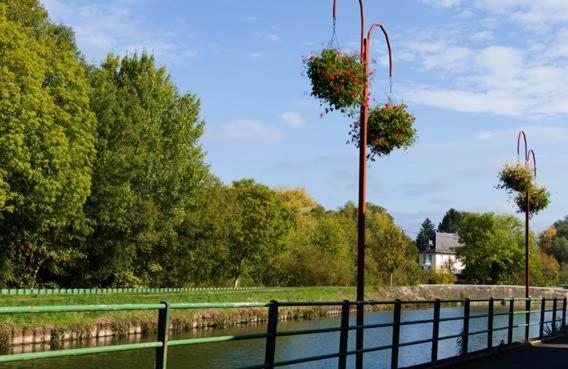 Camping Le Vallage Attigny ภายนอก รูปภาพ