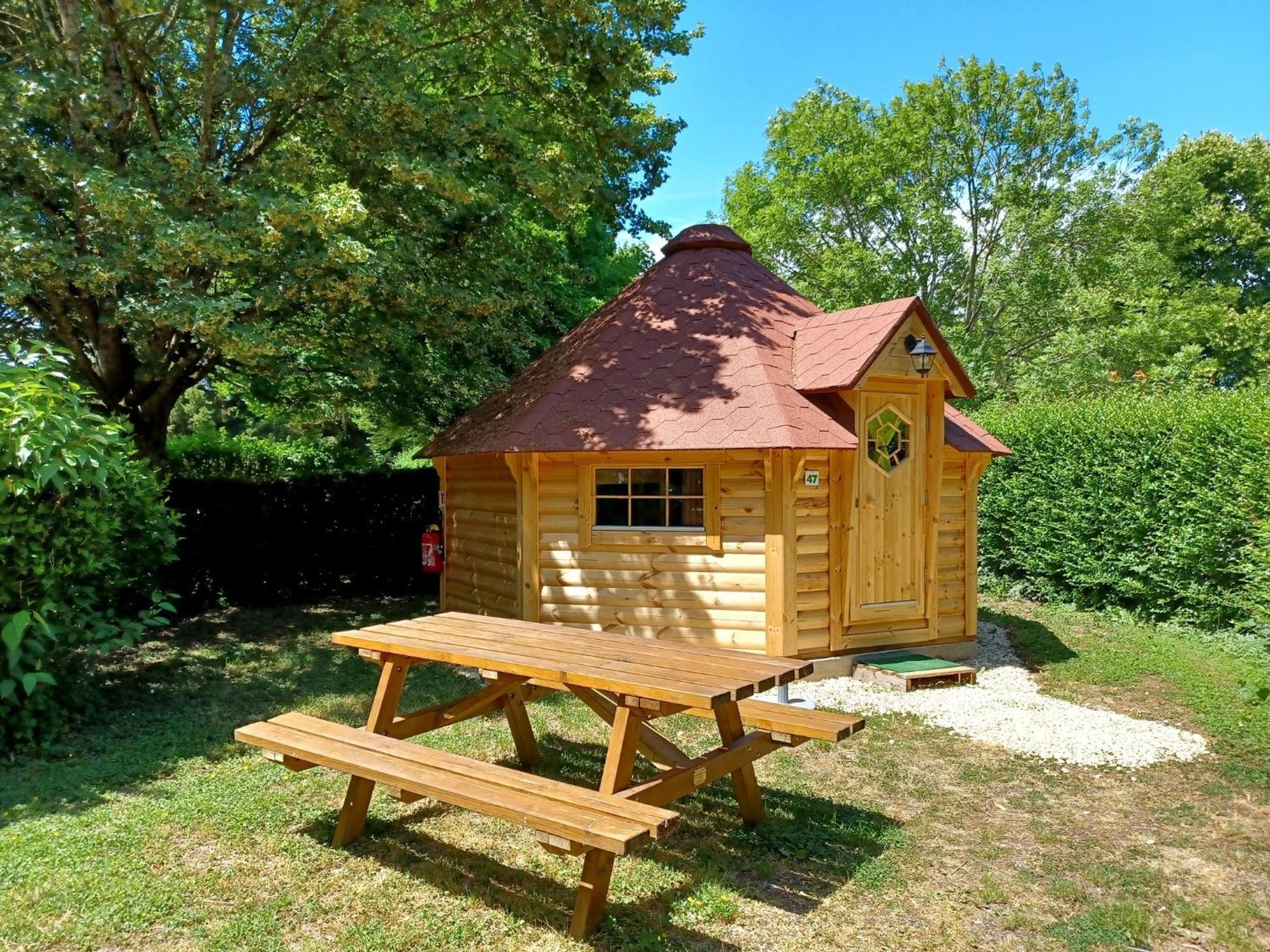 Camping Le Vallage Attigny ภายนอก รูปภาพ